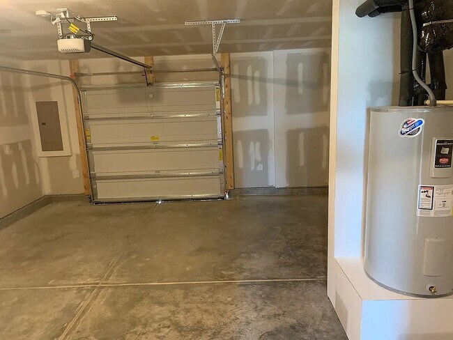 Building Photo - 6400 Astor Elgin St