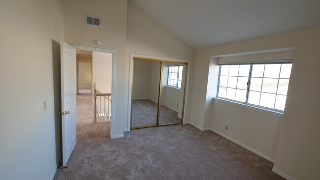 Building Photo - 2219 Gates Ave