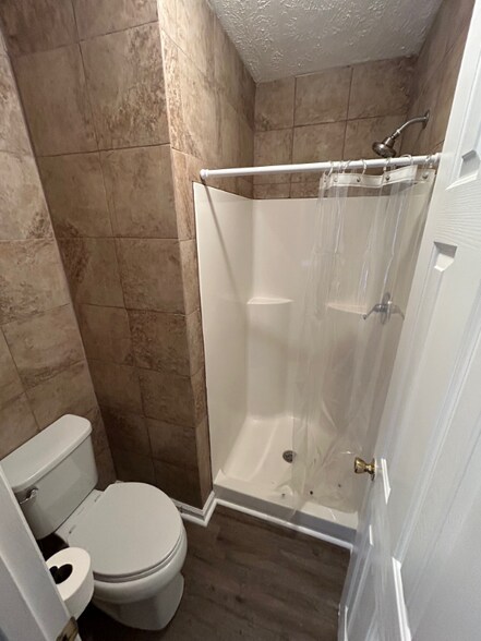 Building Photo - 320 Peterson Pl