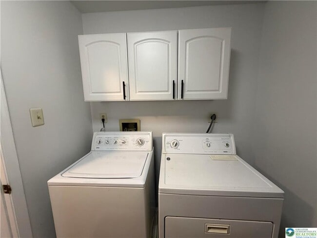 Building Photo - 1941 Willings Ln