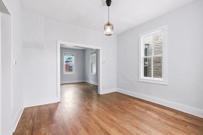 Building Photo - 207 Galapago St