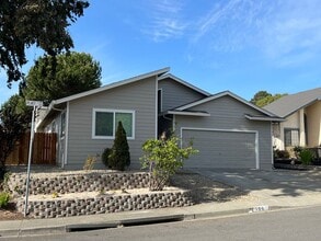 Building Photo - 196 Platt Ct