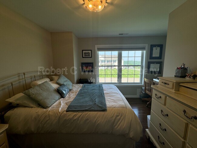 Building Photo - 26 Northview Dr