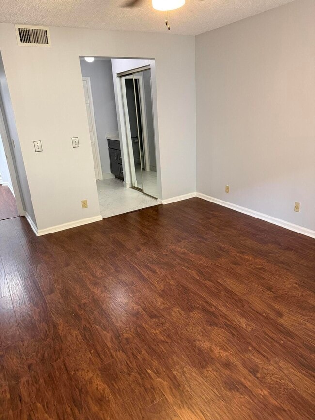 Building Photo - 12628 Shoreline Dr