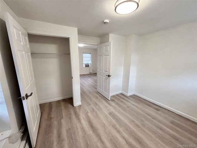 Building Photo - 30 Davis St