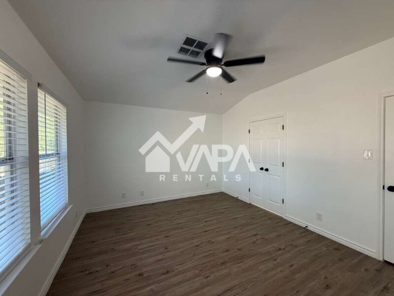 Building Photo - 9159 Everton