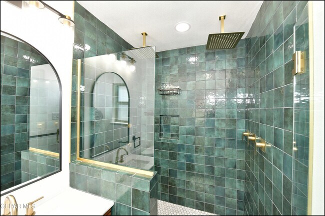 Building Photo - 3217 Wedgewood Dr