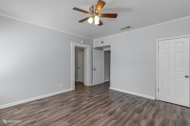 Building Photo - Cozy remodeled home