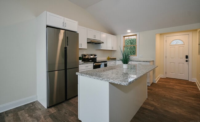 Building Photo - 42 Eastview Rd