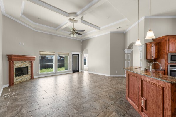 Building Photo - 14822 Lighthouse Dr