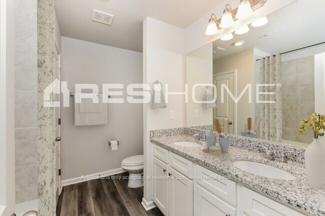 Building Photo - 207 Wellbrook Ct NE