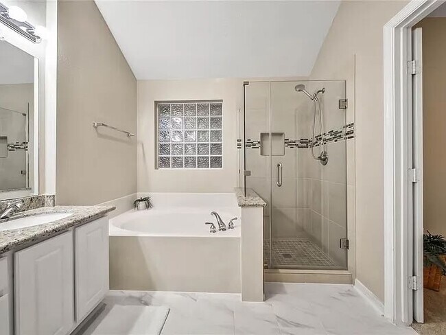 Building Photo - 15 Bayou Springs Ct