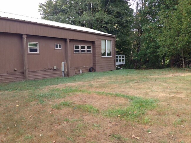 Building Photo - Riverfront property in Coast Range