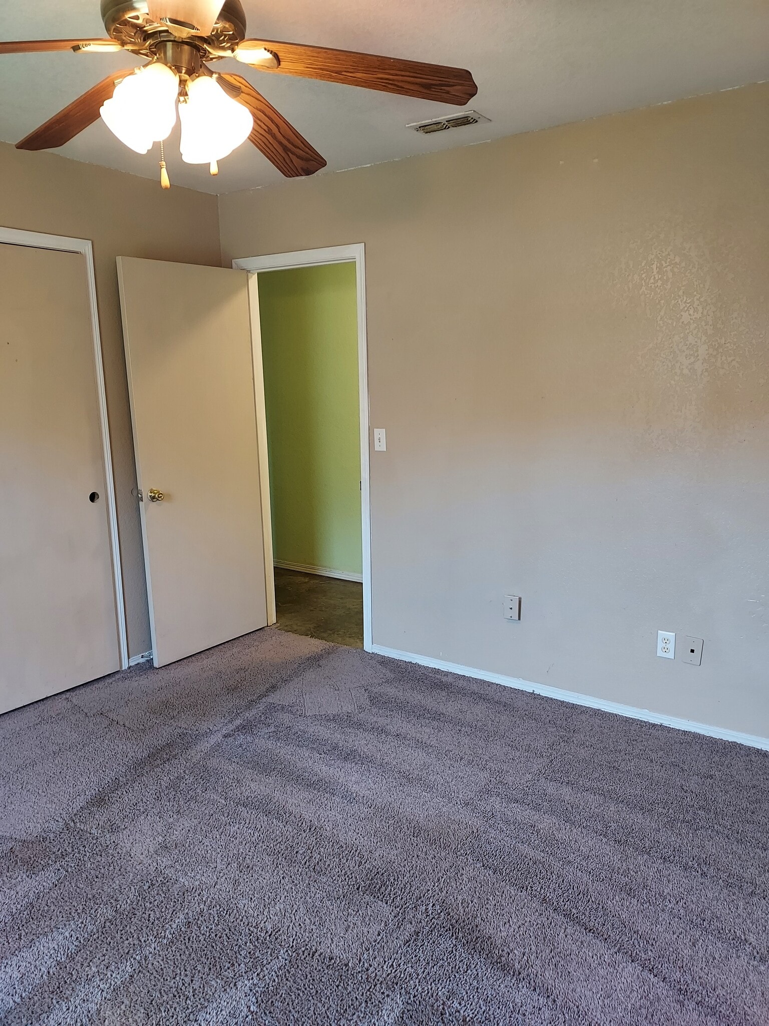 Building Photo - 204 Killdeer Dr