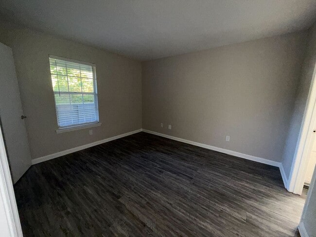 Building Photo - 3722-D West Ave-