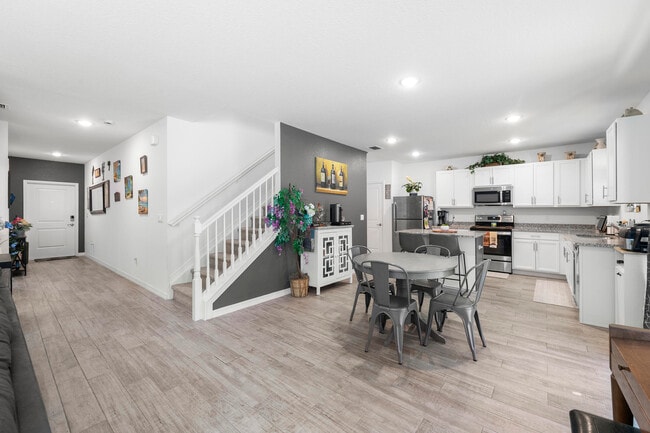 Building Photo - 5069 Armina Pl