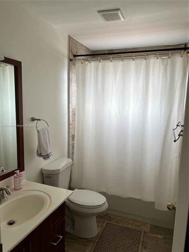 Building Photo - 803 SW 118th Ave