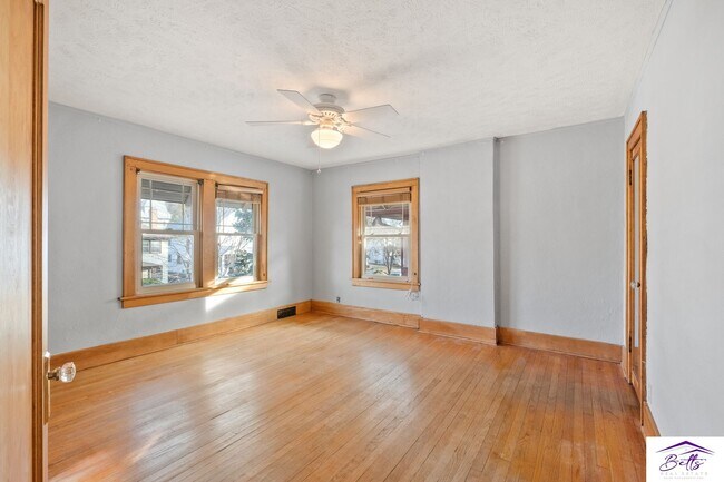 Building Photo - 350 N 41st St
