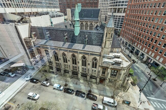 Building Photo - 50 E Chestnut St