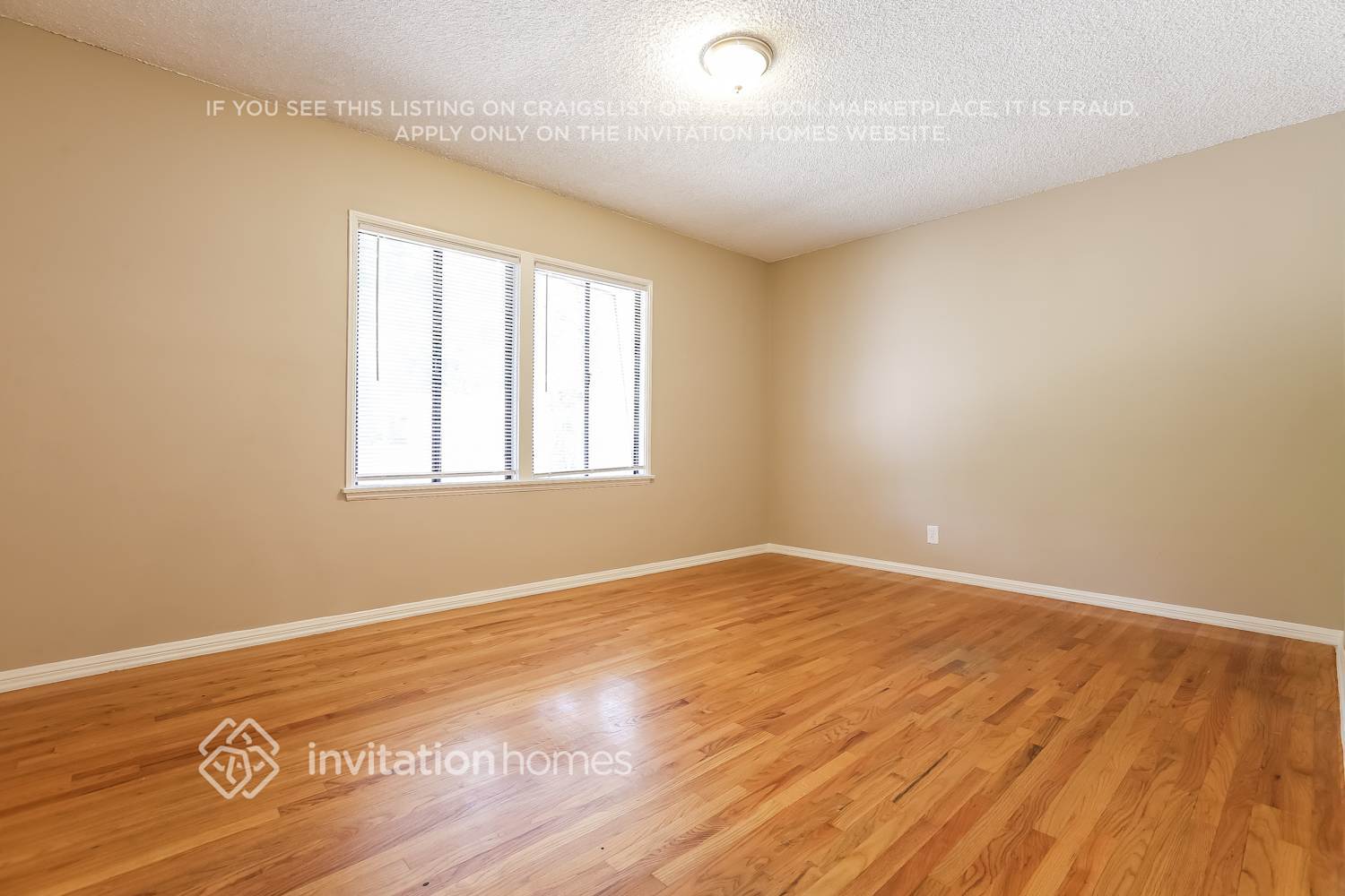 Building Photo - 15040 Valerio St