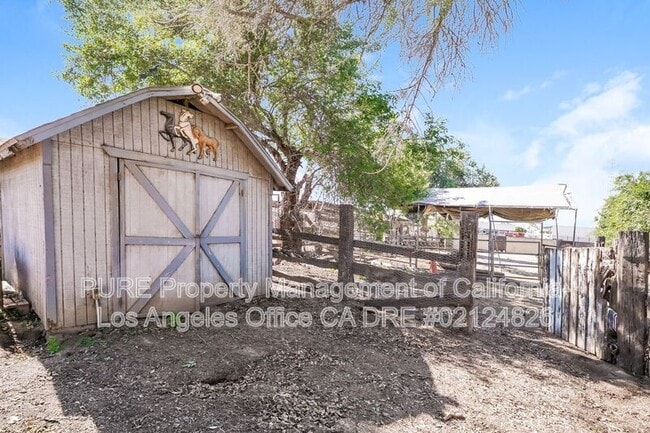 Building Photo - 13421 Curtis and King Rd