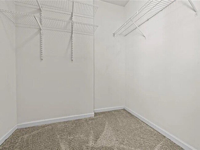 Building Photo - 4120 Vershire Ave
