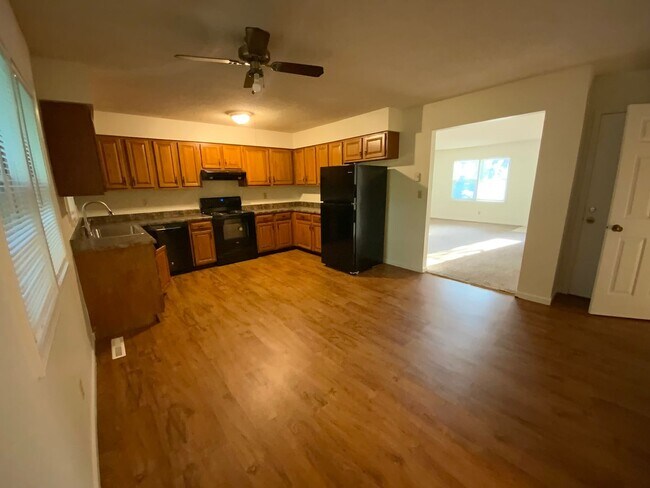 Building Photo - 207-207 Briarcrest Ct