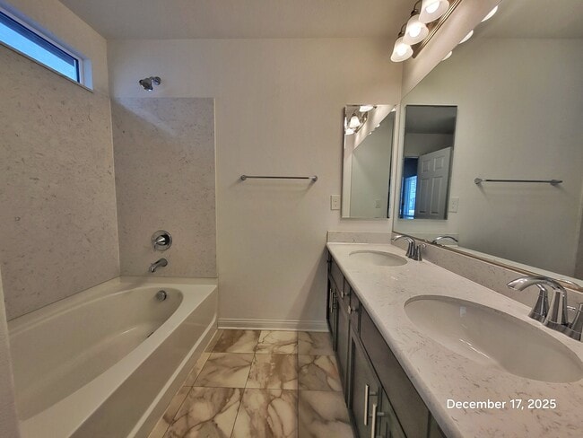 Building Photo - 5878 Aurora Gold Ave