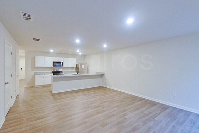 Building Photo - 318 Ironwood Ct