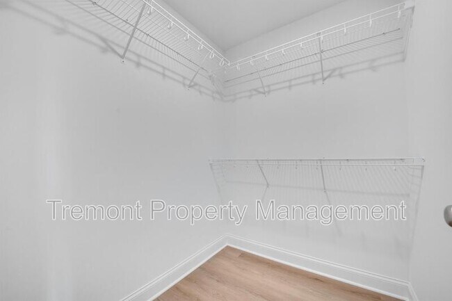 Building Photo - 2486 E 21st St