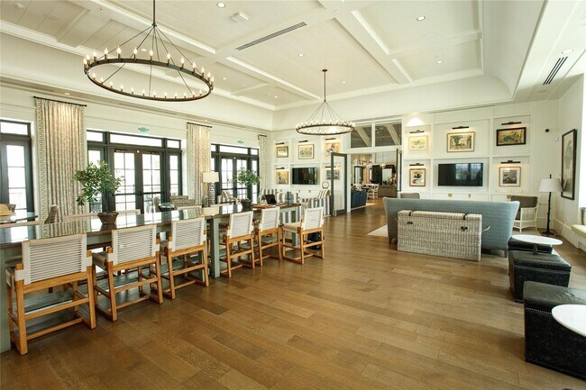 Building Photo - 19672 WHISPERING CREEK Rd