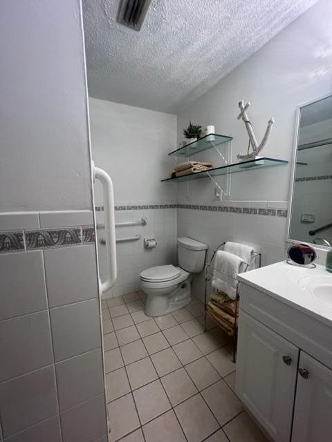 Building Photo - 1260 Manor Dr