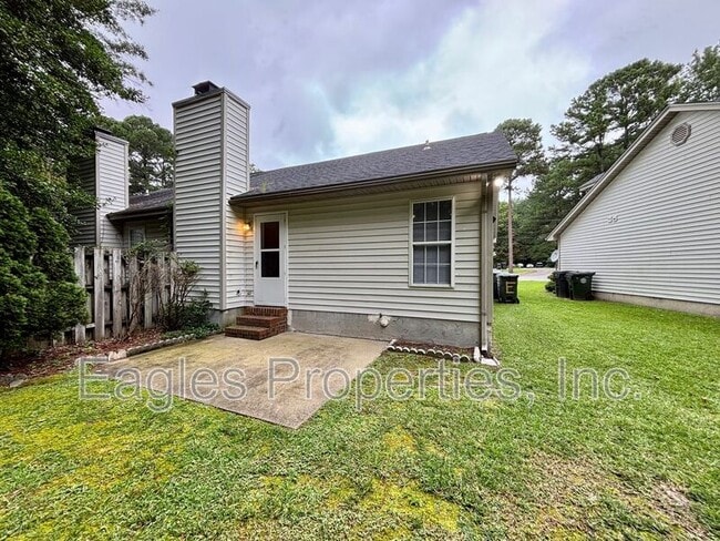 Building Photo - 302 S Harding Dr