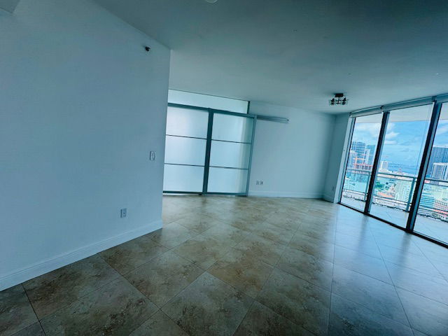 Building Photo - 350 S Miami Ave