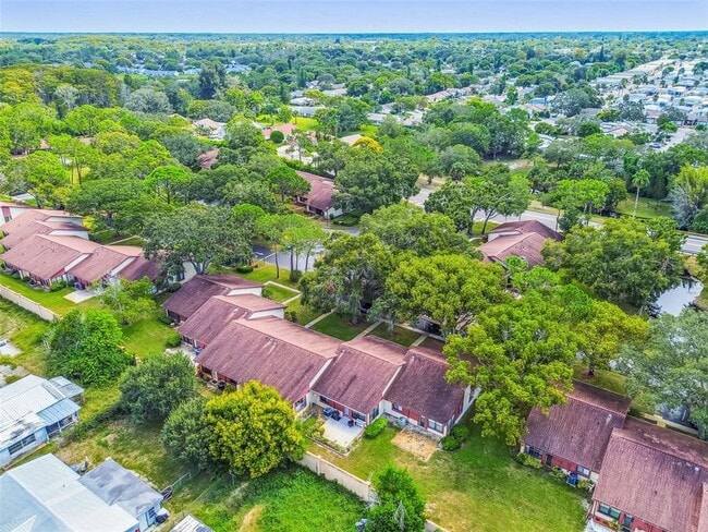 Building Photo - 7433 Greystone Dr