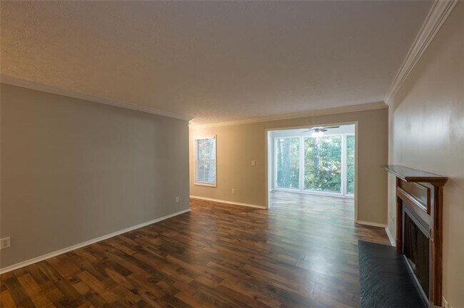 Building Photo - 602 Augusta Dr