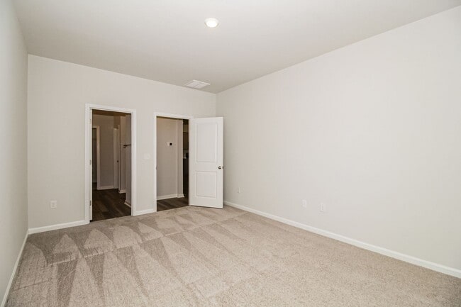 Building Photo - 333 Parkington Ln