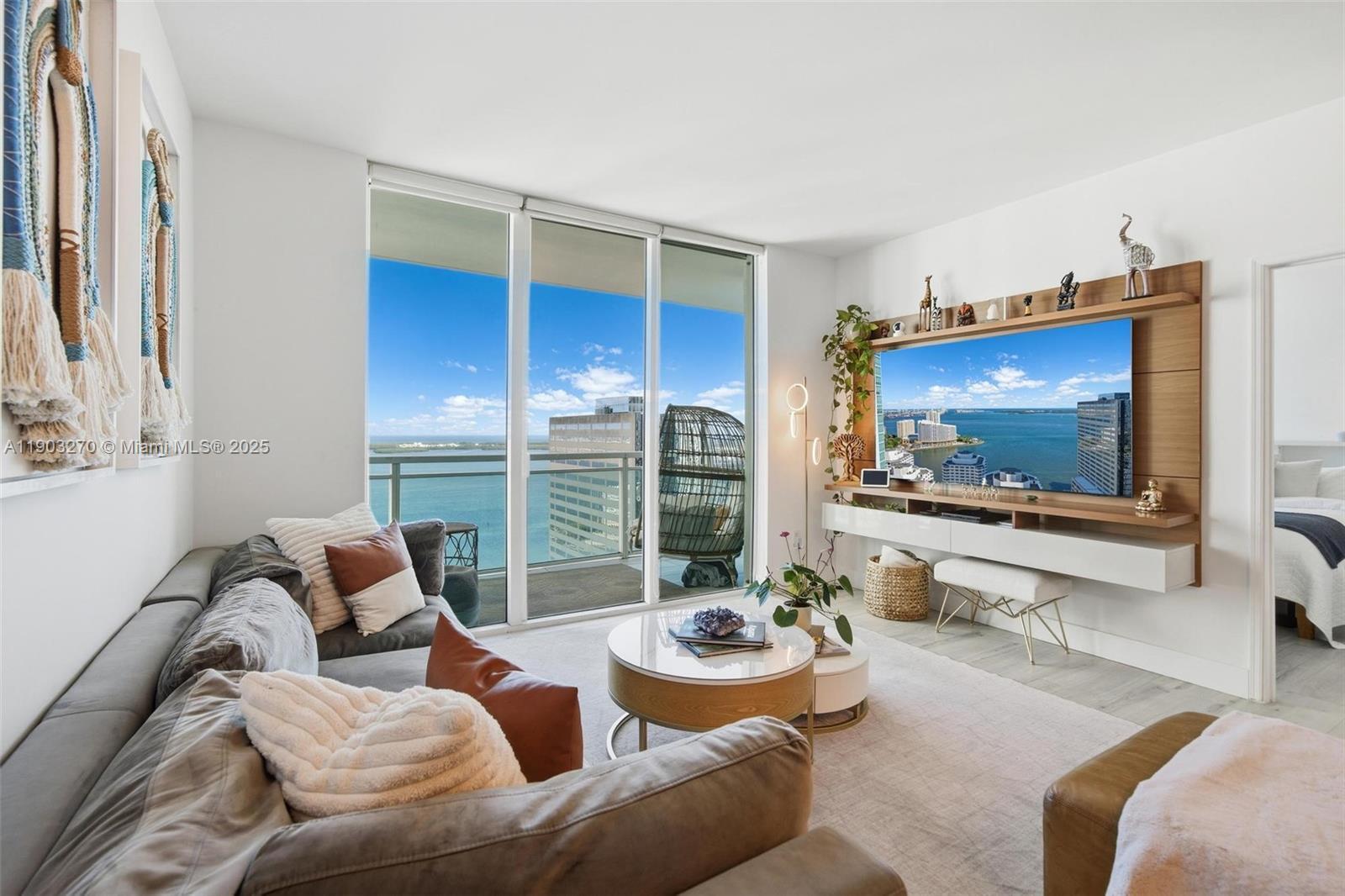 Building Photo - 951 Brickell Ave