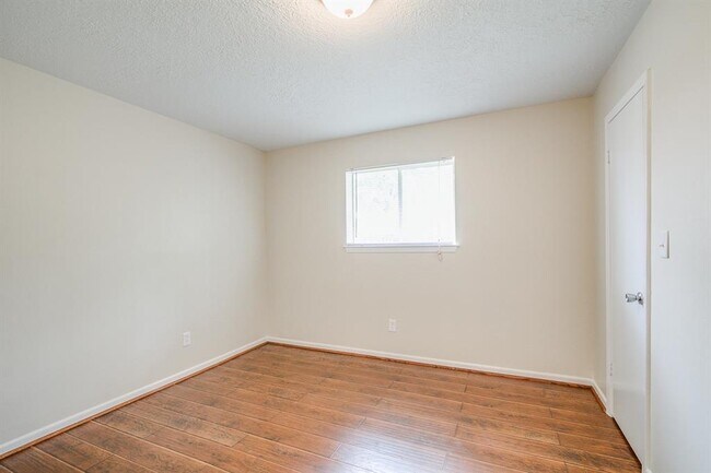 Building Photo - 23403 Canyon Lake Dr