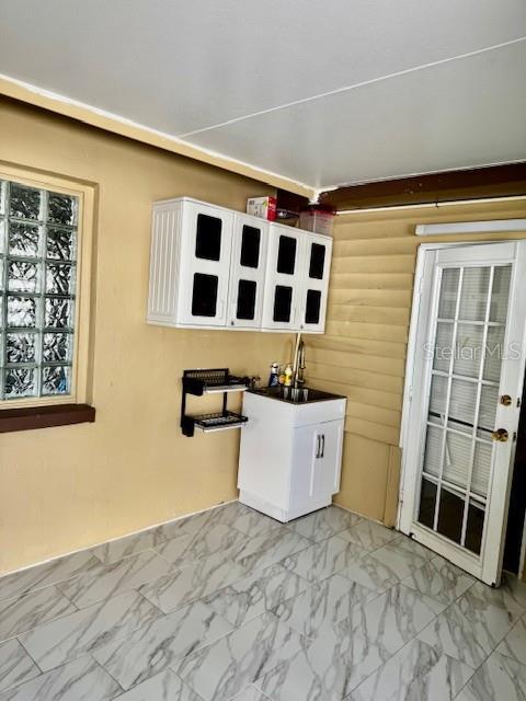 Building Photo - 1155 San Remo Dr