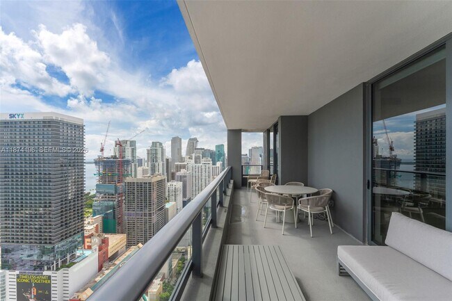 Building Photo - 159 NE 6th St