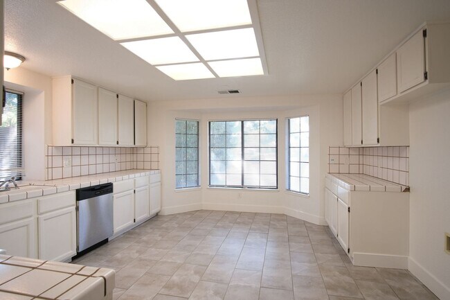 Building Photo - Cozy 3-Bedroom, 2-Bath Home in Modesto