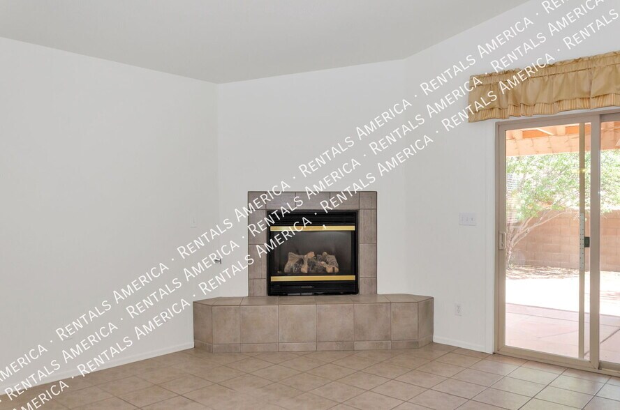 Building Photo - 894 N Sugar Maple Pl