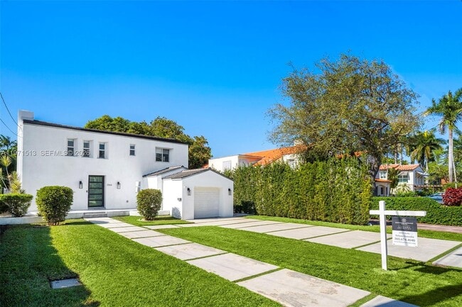 Building Photo - 3166 Royal Palm Ave