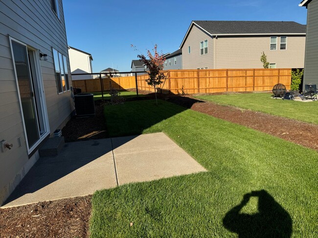 Building Photo - 4 bedroom Home in North Salem