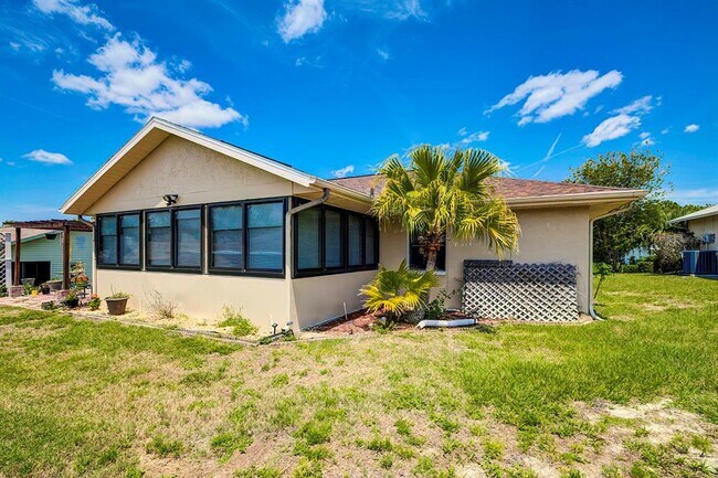 Building Photo - 8992 Hernando Way