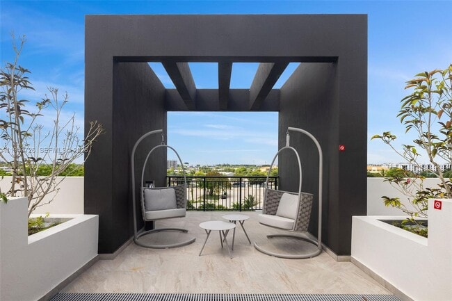 Building Photo - 18300 SW 98th Ave