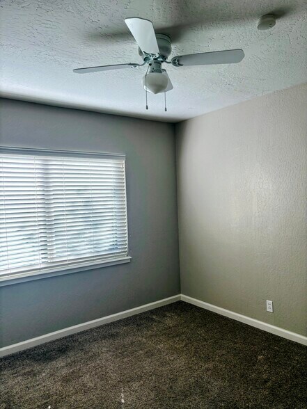 Building Photo - 103 Margarido Dr