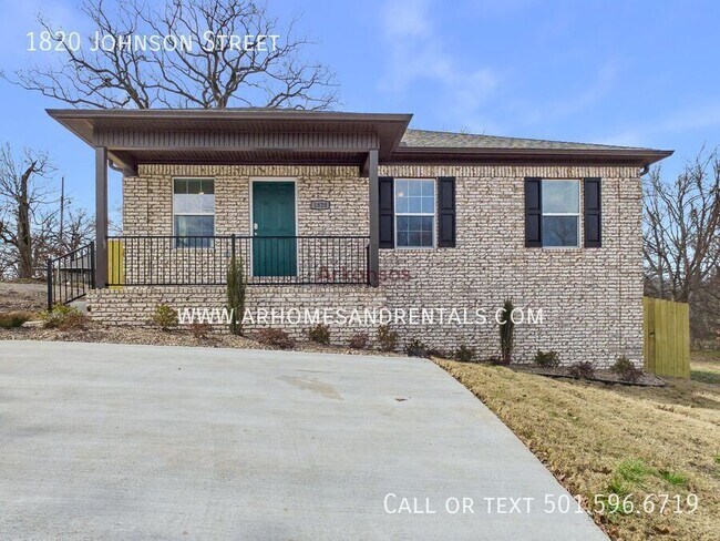 Building Photo - 1820 Johnson St