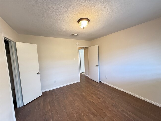 Building Photo - 2919 Hamm Rd